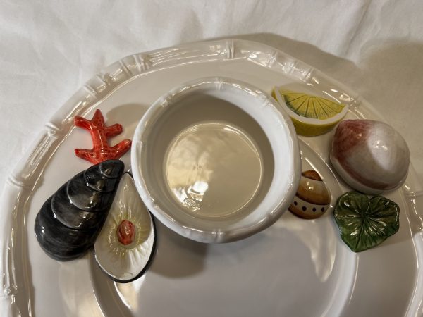 Rond bord met kommetje zee